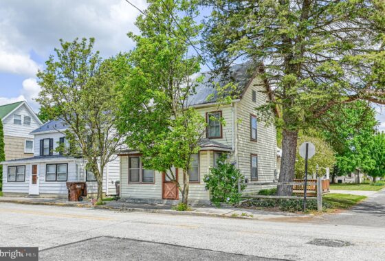 PAAD2008798 27 Water Street