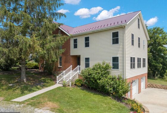 PAAD2010224 2069 Upper Bermudian Road