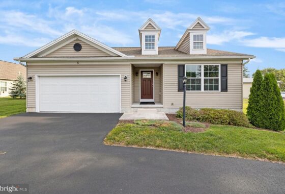 PAAD2010516 8 Rowan Court