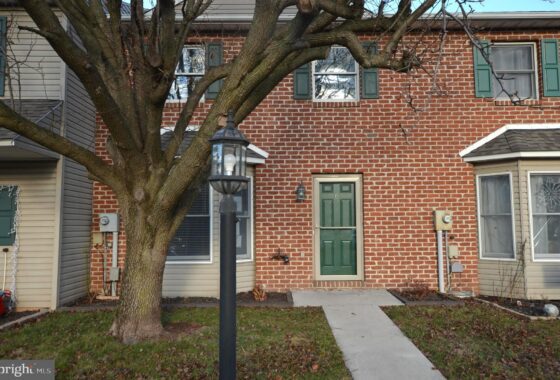 PAAD2015948 6 Colonial Drive