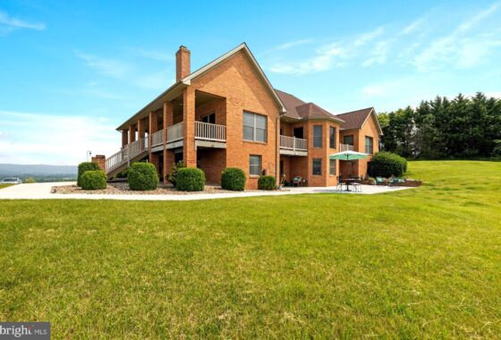 PAAD2018340 100 Orchard Hill Drive