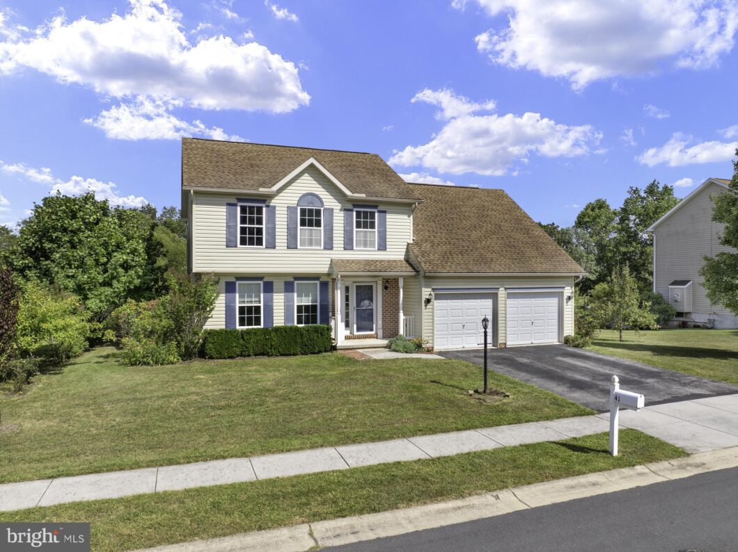 PAAD2019890 41 Laura Lane