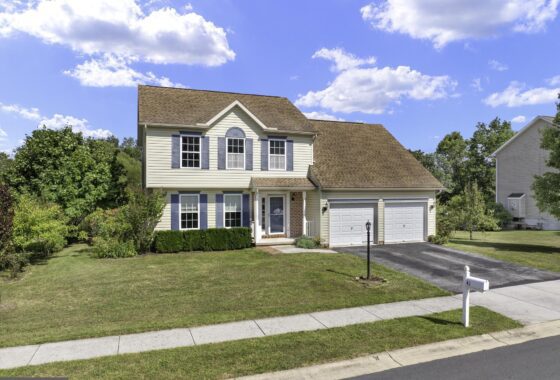 PAAD2019890 41 Laura Lane