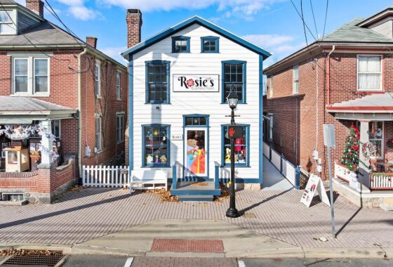 PAAD2020864 9 Steinwehr Avenue