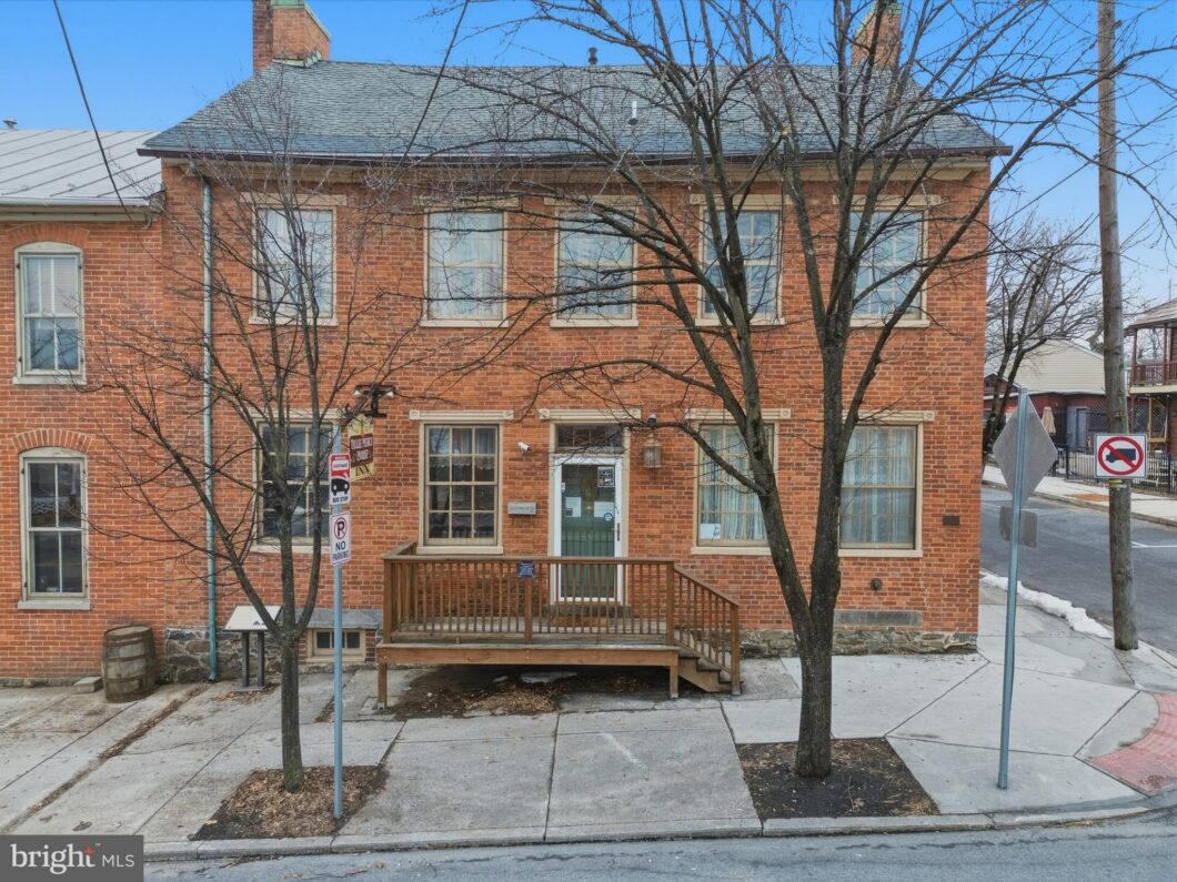 PAAD2021918 301 303 Baltimore Street