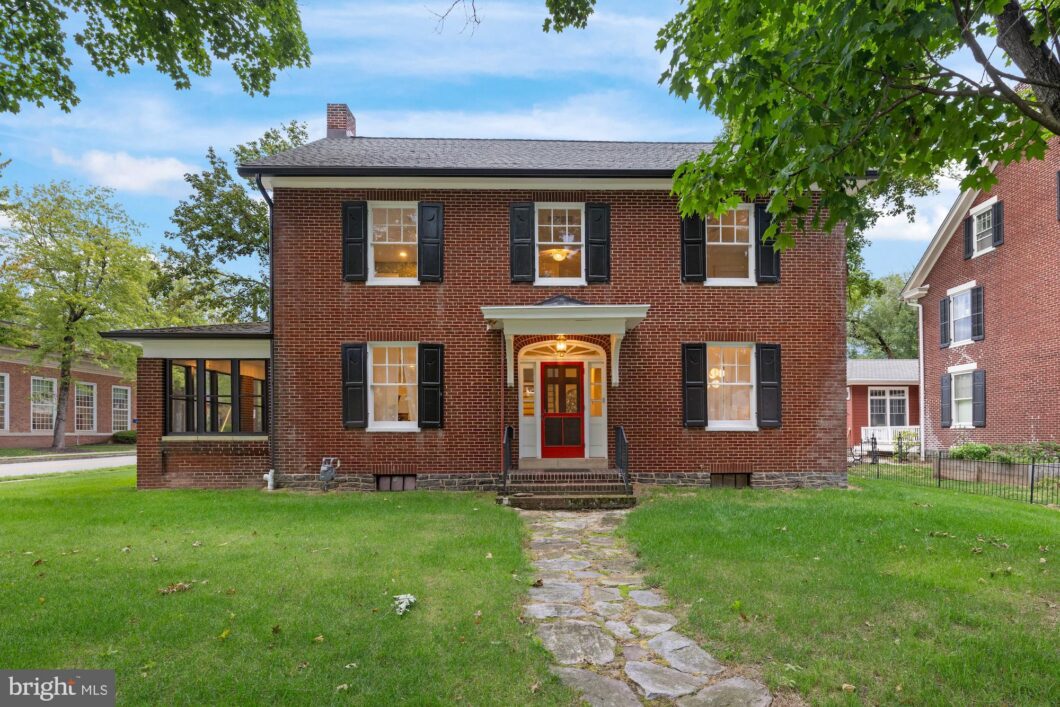 PAAD2025402 155 W Lincoln Avenue