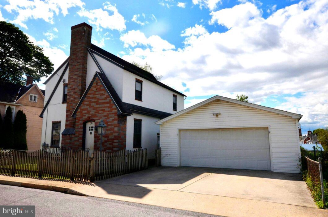 PAFL2034618 38 Cottage Street